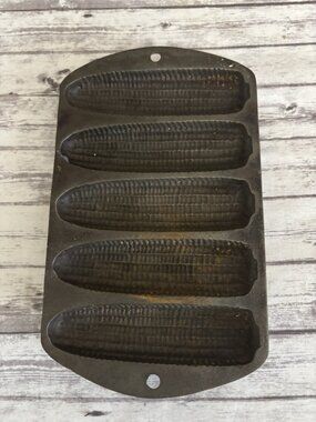 Vintage 1920s Cast Iron Corn Bread Stick Pan Made In USA 5 sections